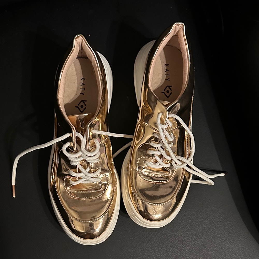 Katy Perry sneakers rose gold